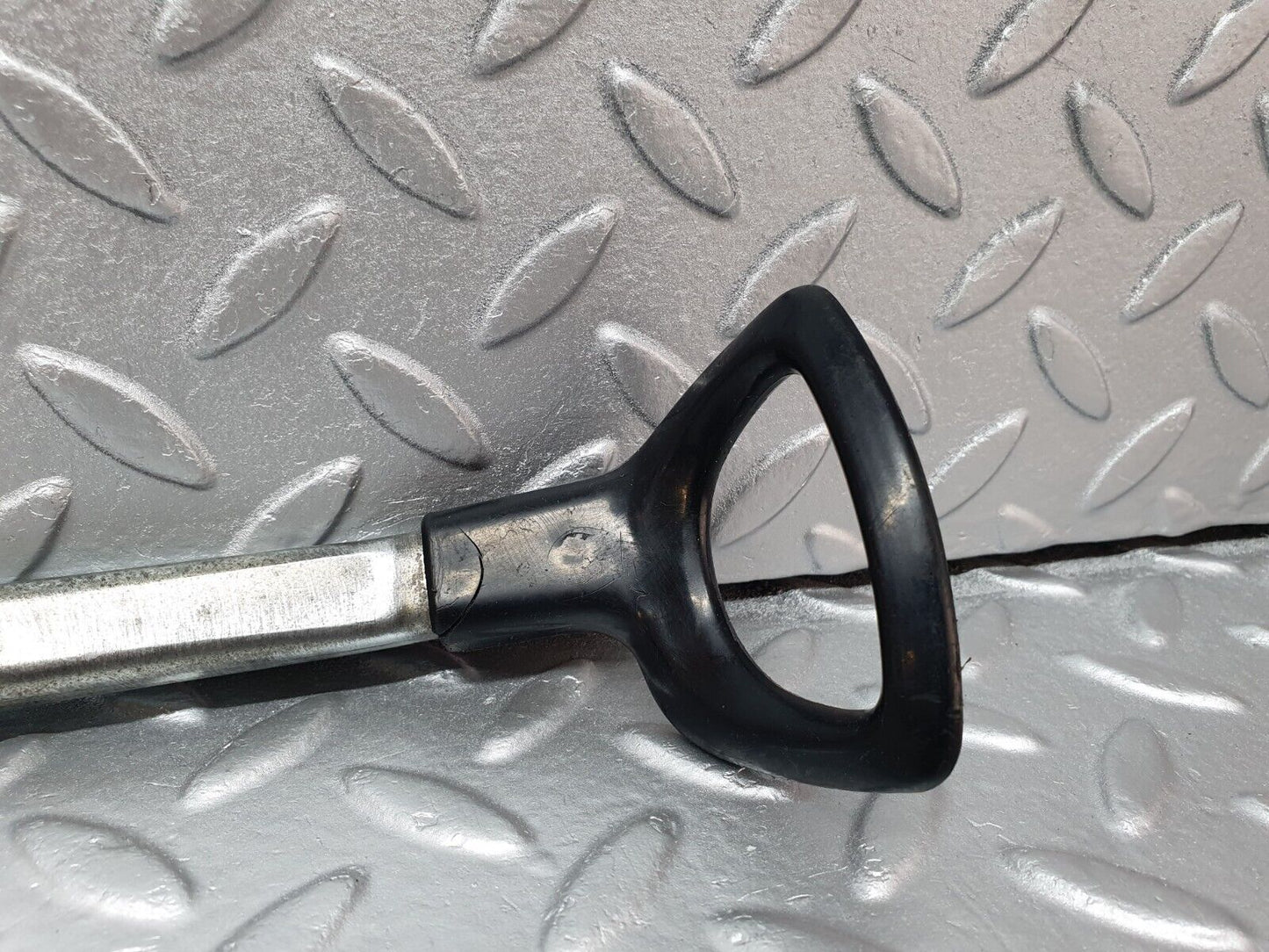40792 Mercedes-Benz W123 300D Front Right Seat Sliding Adjust Handle