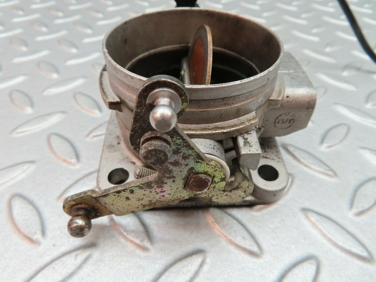 5610 Mercedes-Benz W124 230E Throttle Body Valve With Switch 0011409053