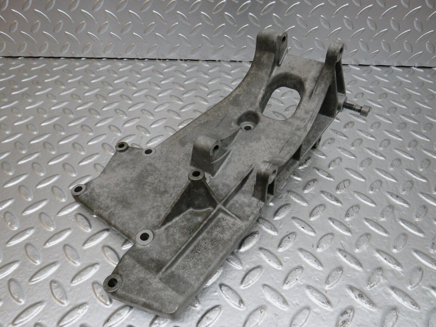 24798 Mercedes-Benz W140 S320 Alternator Generator Bracket Mount 1041550635