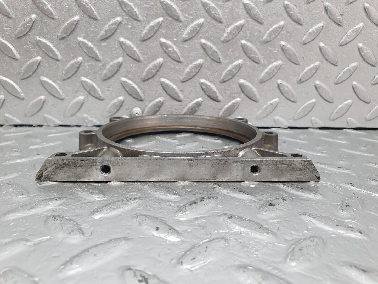 44020 Mercedes-Benz C123 230CE Coupe Crankshaft Rear Sealing Cover 1020110108
