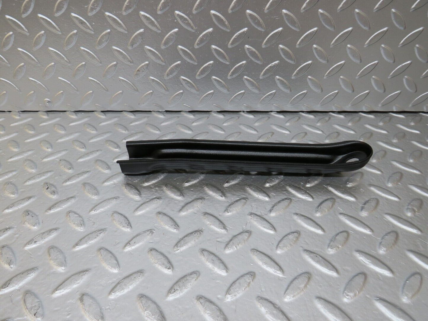 25555 Mercedes-Benz W123 200 Air Intake Manifold Bracket