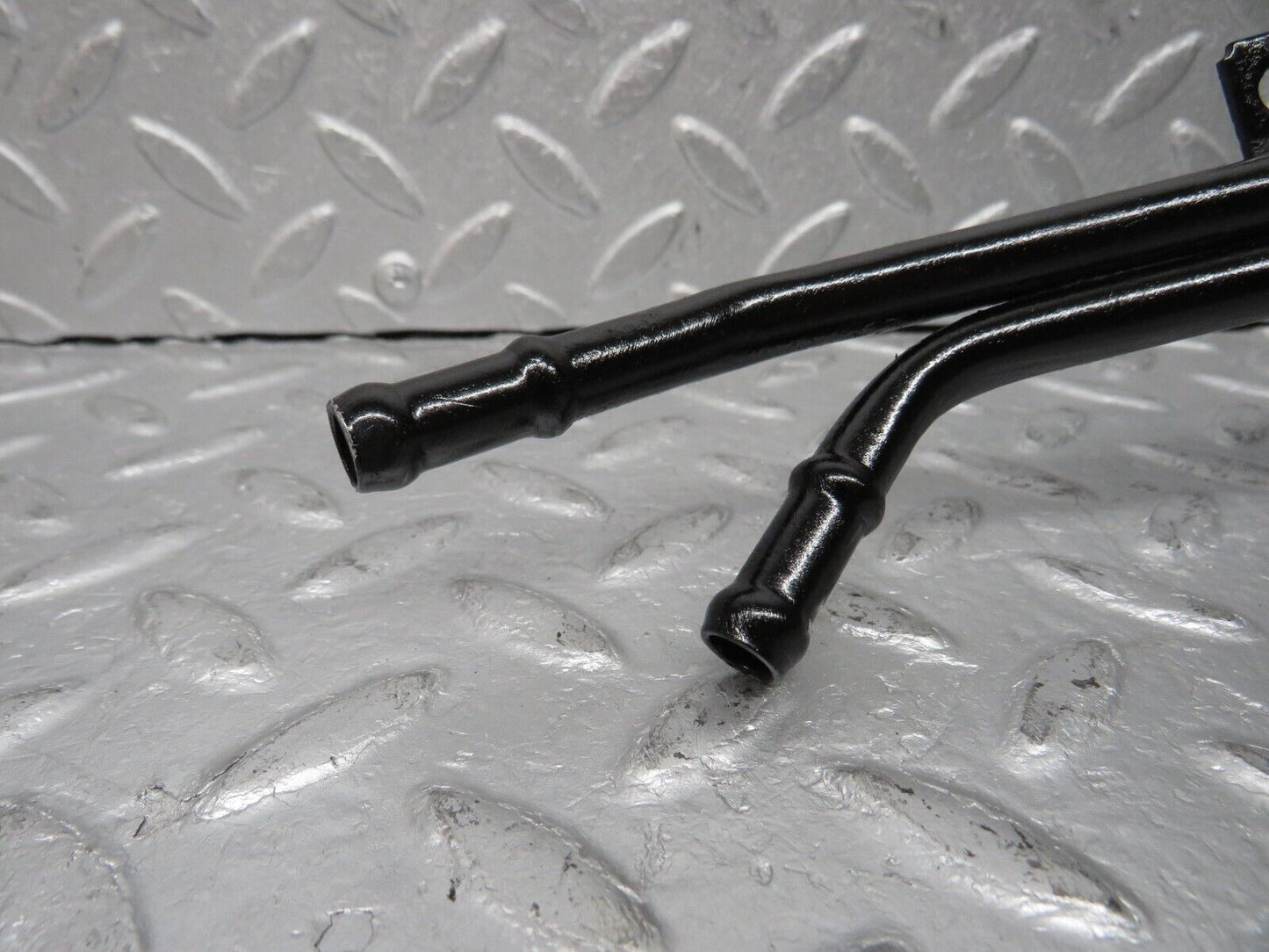 39006 Mercedes-Benz W201 190E 2.6L Oil Cooling Pipe Line