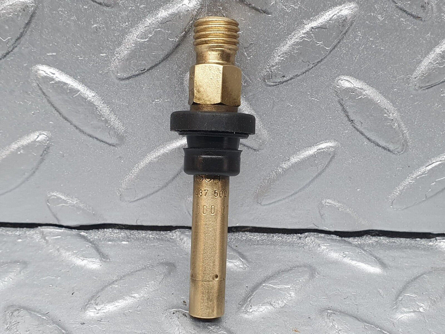 41035 Mercedes-Benz W126 300SE Fuel Injector Bosch 0000785623 0437502047