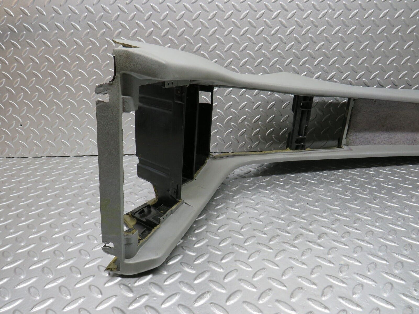 30357 Mercedes-Benz W124 230E Centre Console Grey