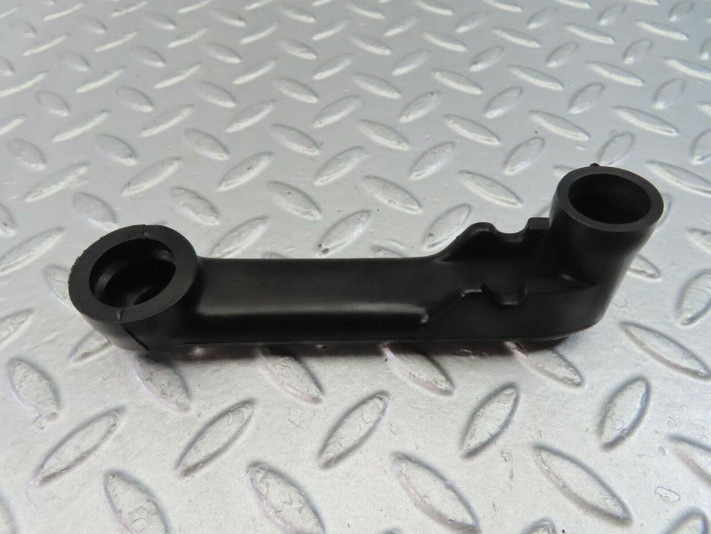 9942 Mercedes-Benz C123 230CE Coupe Crankcase Breather Pipe 1020942682