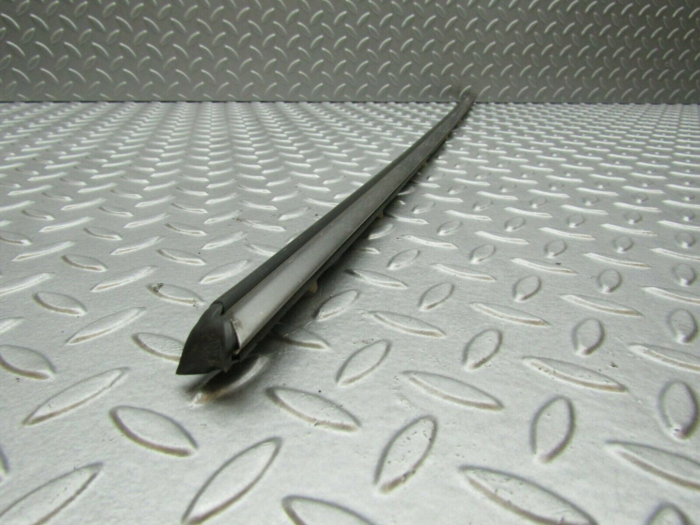 3337 Mercedes-Benz W115 220D Centre Door Chrome Trim Rear Right