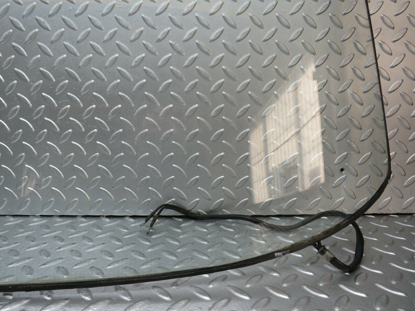 23489 Mercedes-Benz W114 280E Rear Heated Windscreen Glass