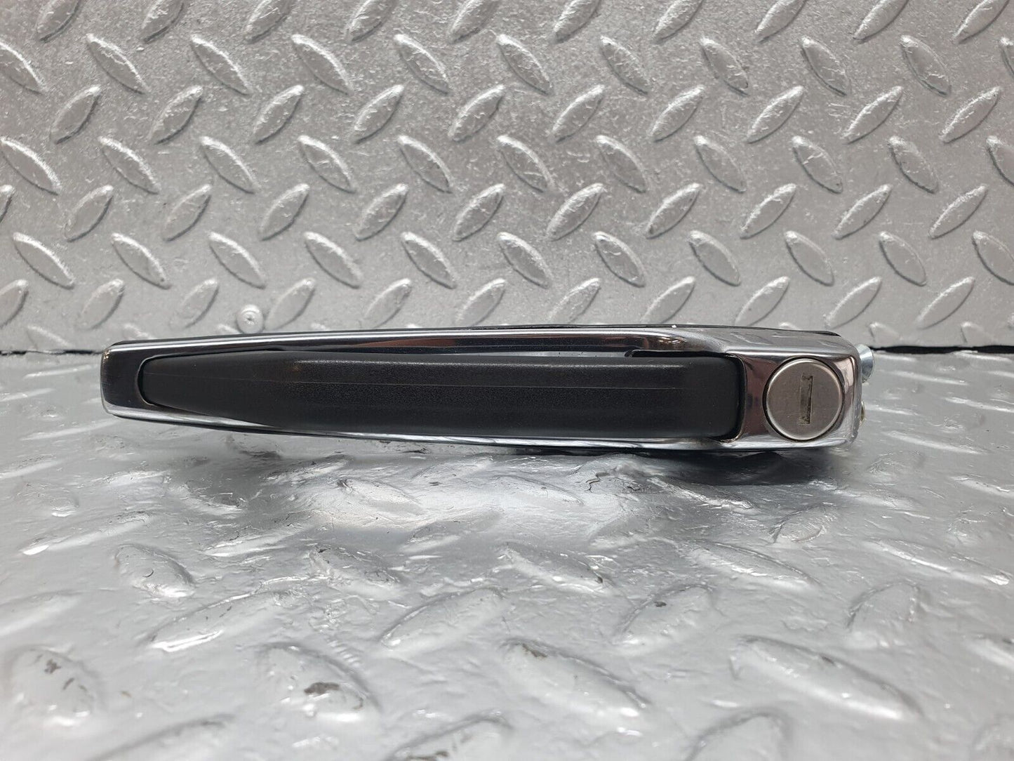 43969 Mercedes-Benz C123 230CE Coupe Left Door Exterior Handle No Key