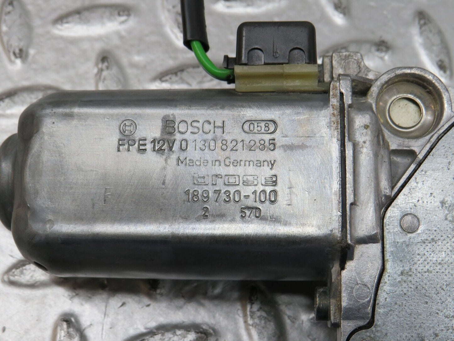 27662 Mercedes-Benz S124 300TE Window Regulator Motor Right Bosch 0130821285