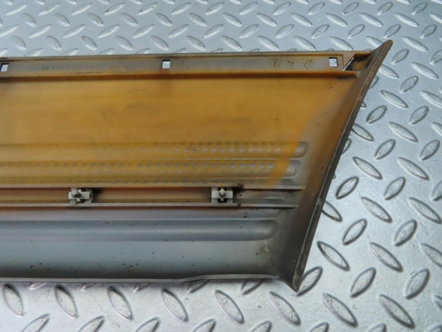 9072 Mercedes-Benz W126 Front Left Fender Wing Moulding Trim 1266902140