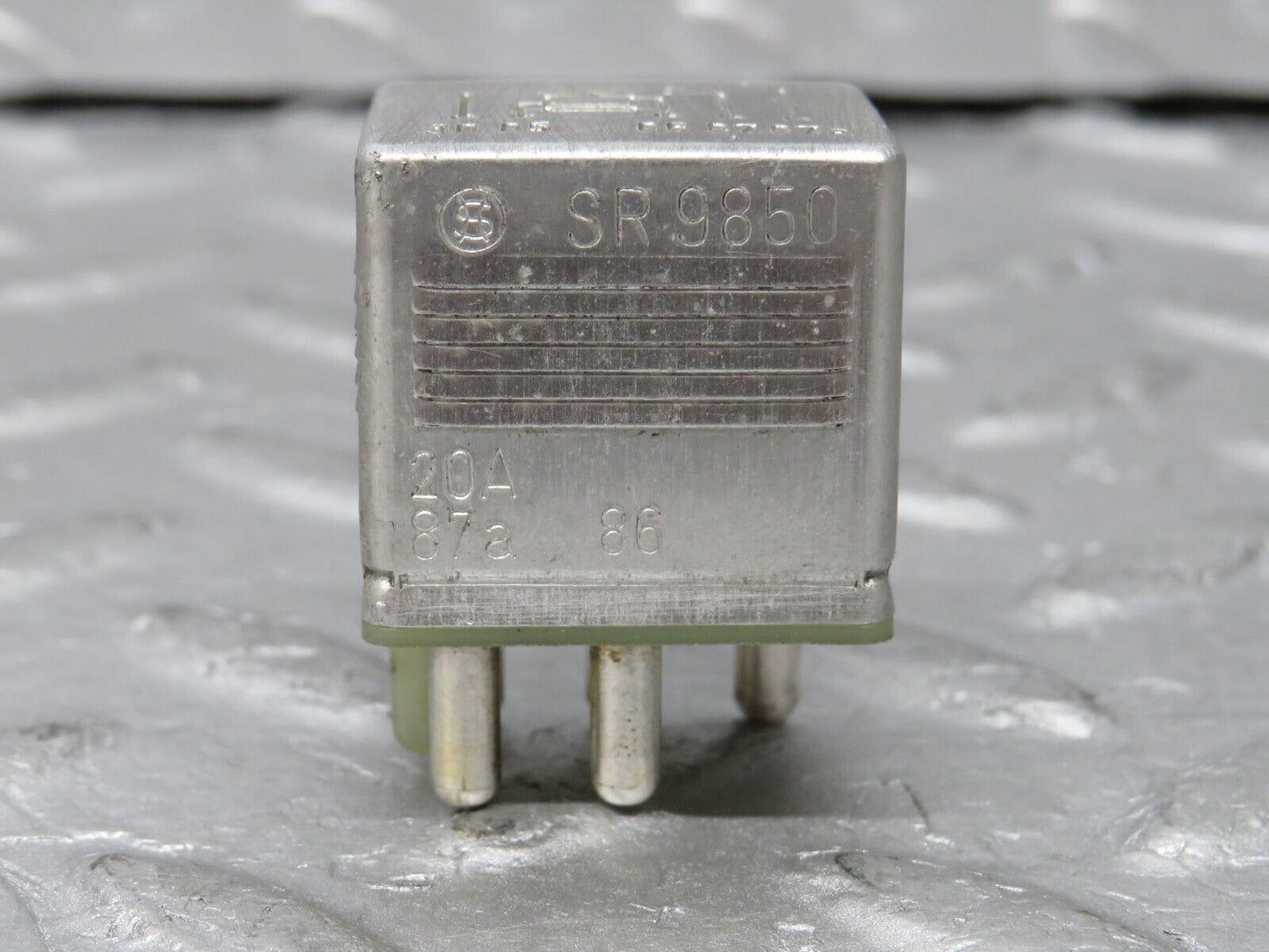 36089 Mercedes-Benz W126 420SE Multi Purpose Relay 0015420219