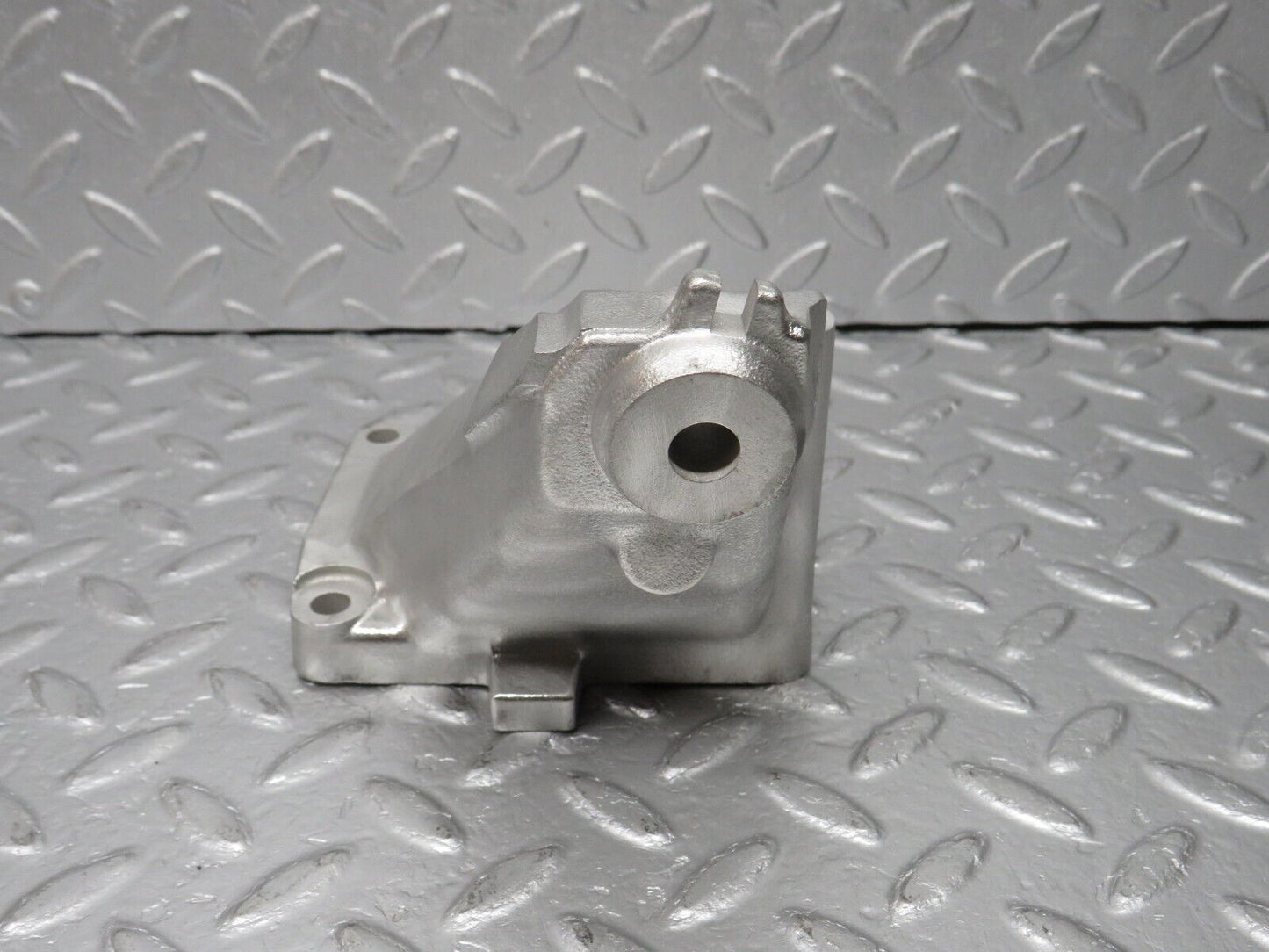 39427 Mercedes-Benz R129 320SL Coupe Engine Mount Bracket Left Side 1042230404