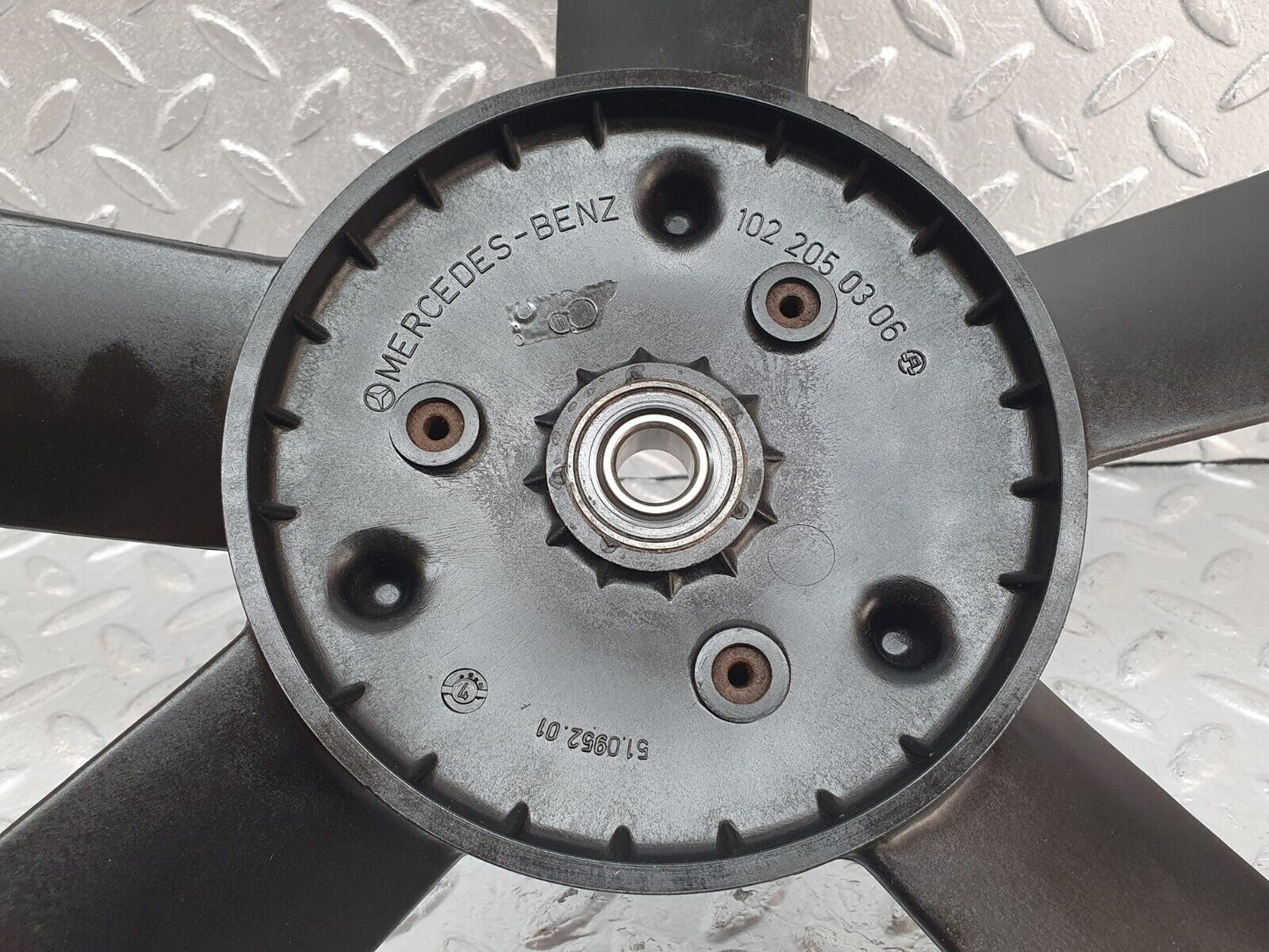 44038 Mercedes-Benz C123 230CE Coupe Engine Cooling Fan 1022050306