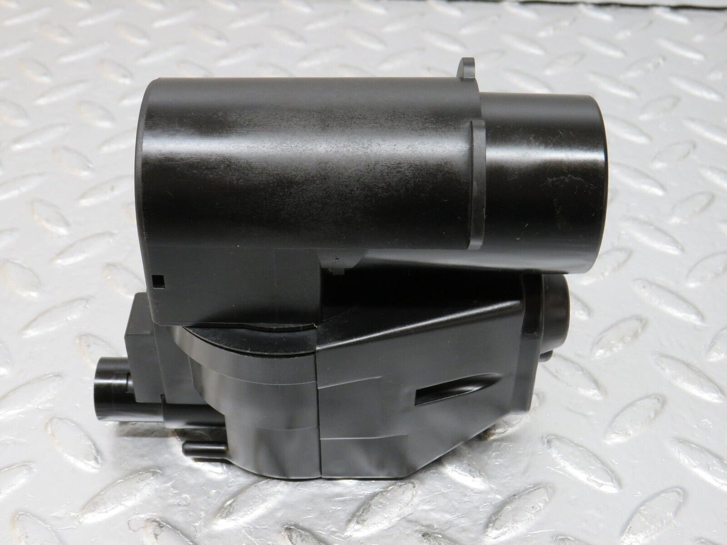 34344 Mercedes-Benz C126 380SEC Coupe Central Locking Pump Hella 1268000348