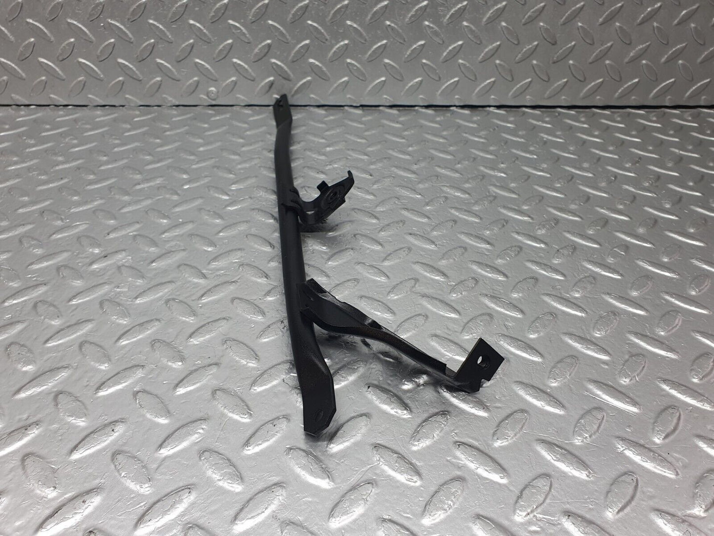 42814 Mercedes-Benz W201 190 2.0L Horn Bracket