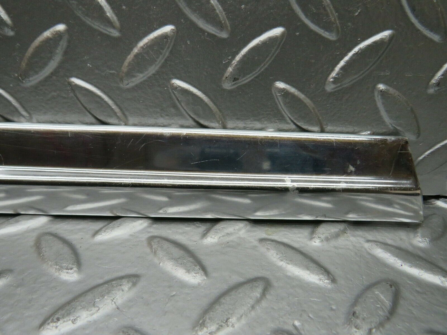 22740 Mercedes-Benz C107 450SLC Coupe Rear Left Window Chrome Trim