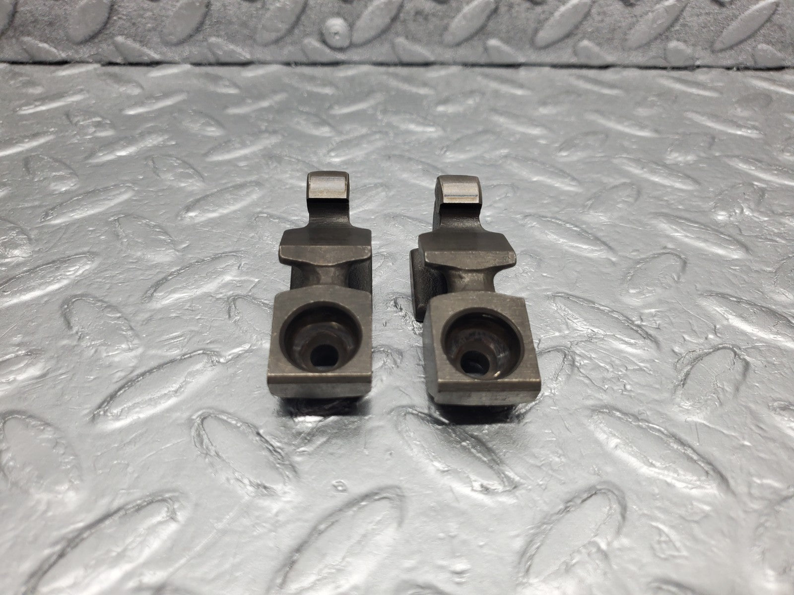 W126 Coupe rocker arm used OEM
