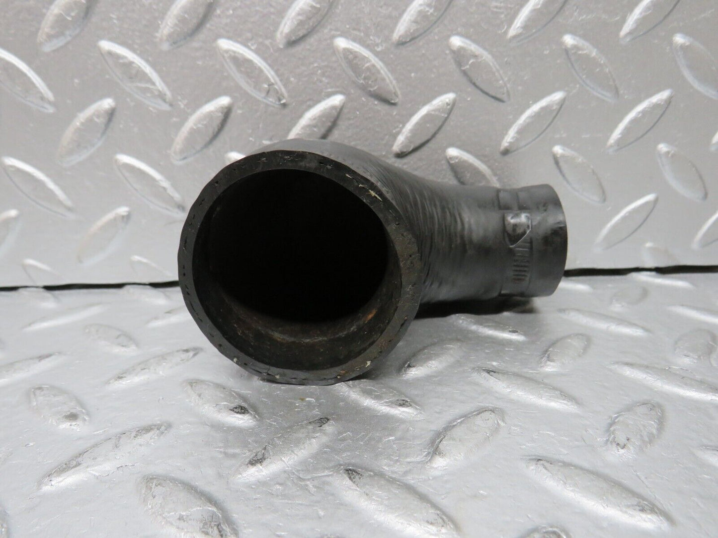 30132 Porsche 924 Radiator Hose 046121051