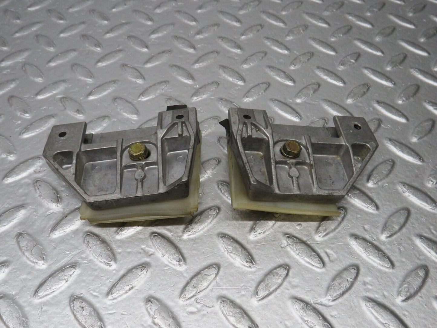 38356 Mercedes-Benz R129 280SL Coupe Door Window Guide Bracket 1247250132 1247250232