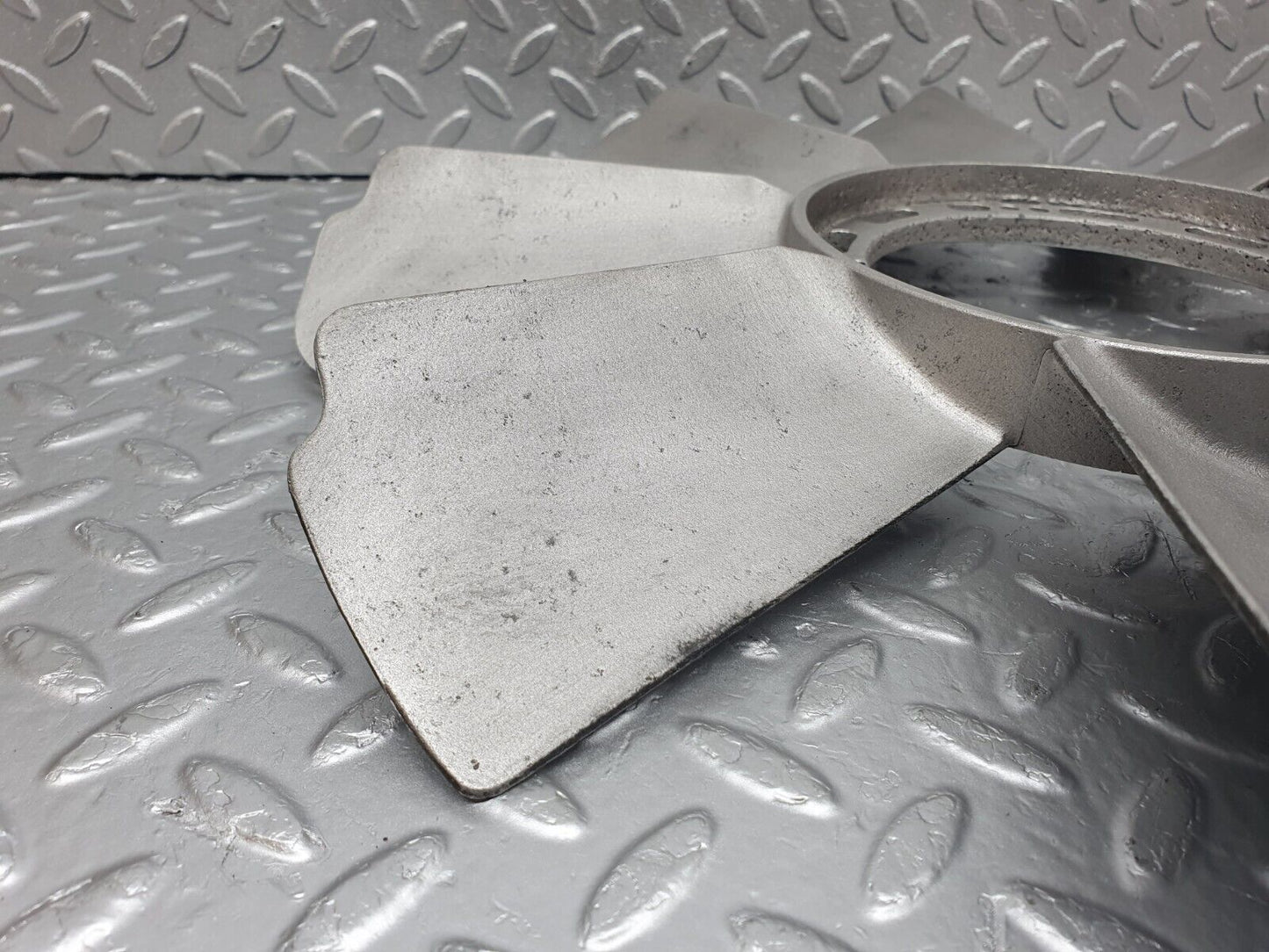 43603 Mercedes-Benz C126 380SEC Coupe Engine Cooling Fan 1162051906