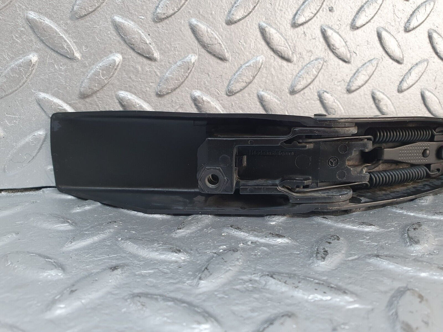 41586 Mercedes-Benz W124 200E Wiper Arm