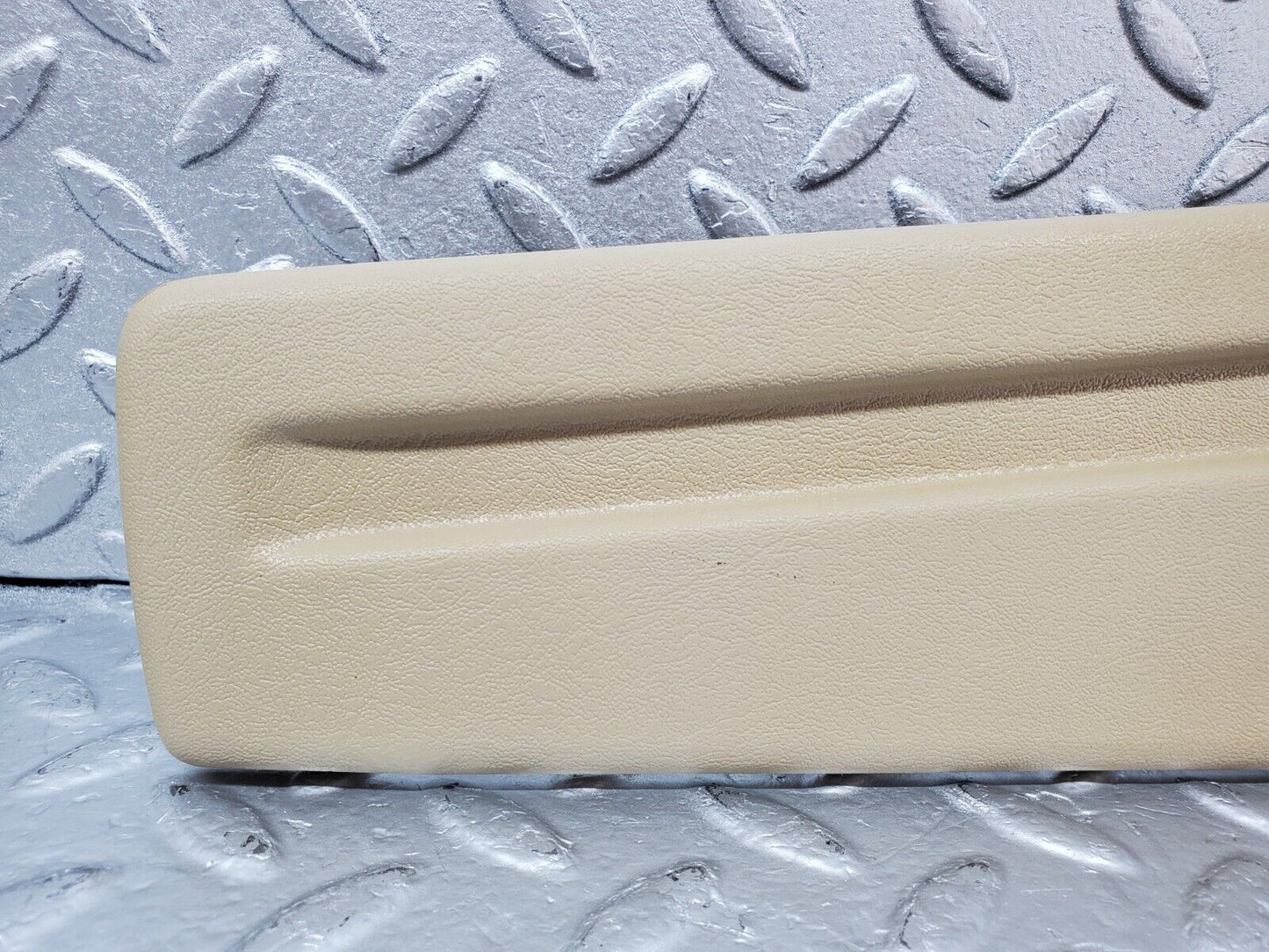 45607 Mercedes-Benz W126 420SE Seat Cover Trim Right Side 1269190820