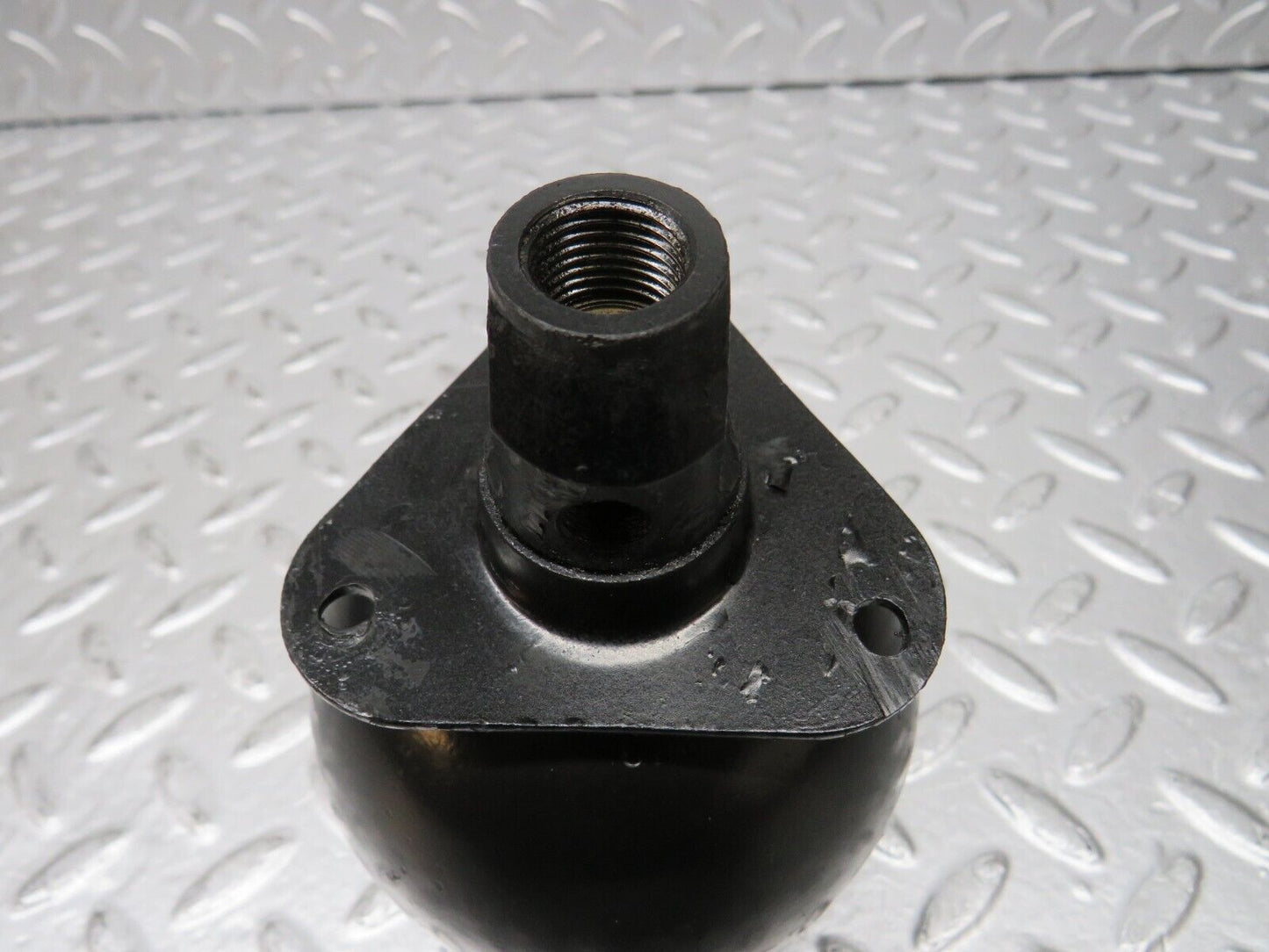 31549 Mercedes-Benz S124 220TE Wagon Rear Suspension Sphere 0037801723