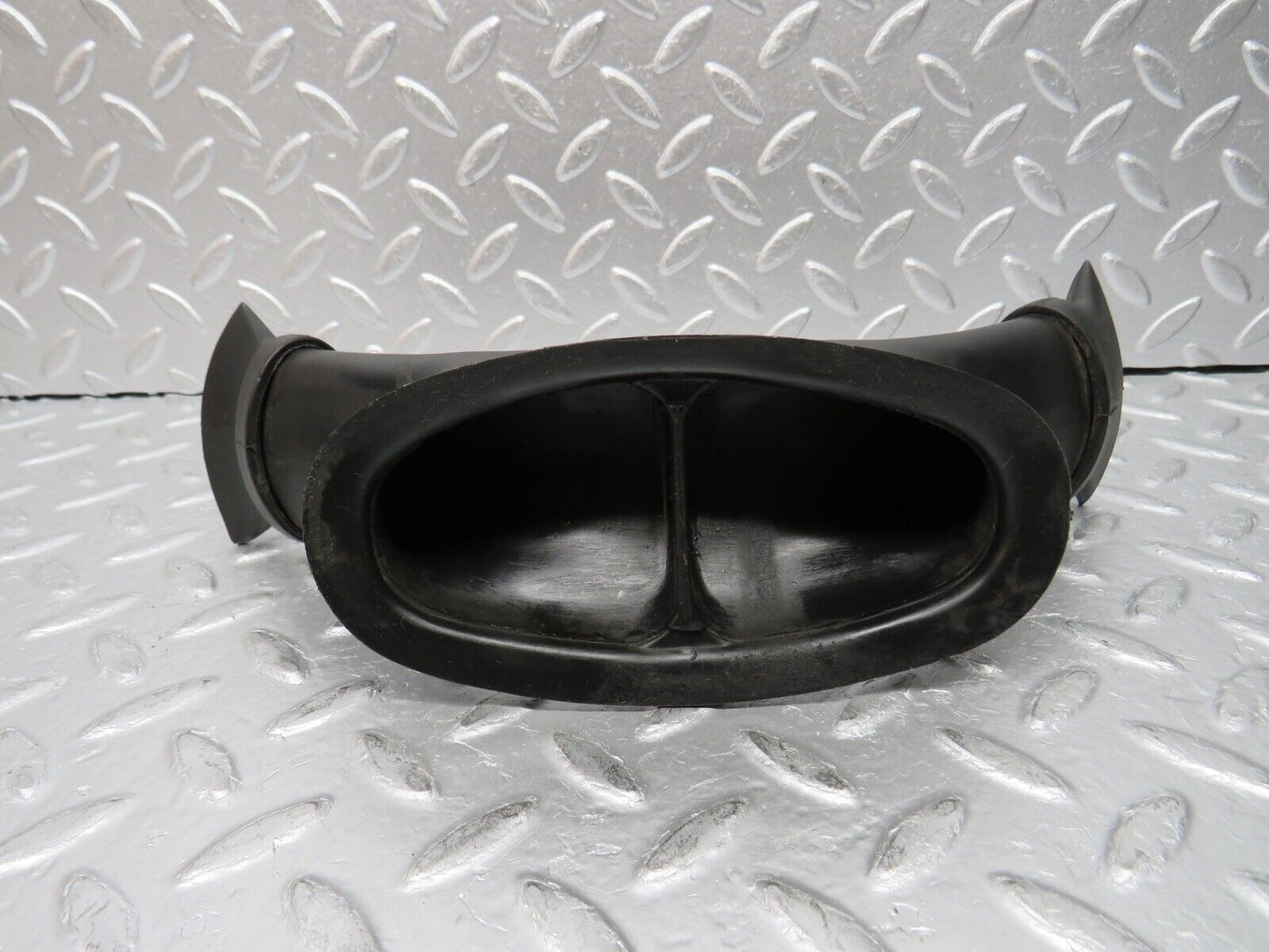 30665 Mercedes-Benz W201 190E Heater Water Drain 2018320025