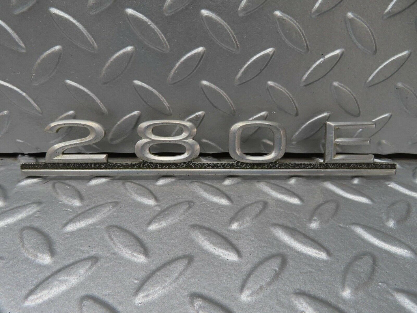 15933 Mercedes-Benz W123 280E Trunk Badge Logo Emblem 1238170815