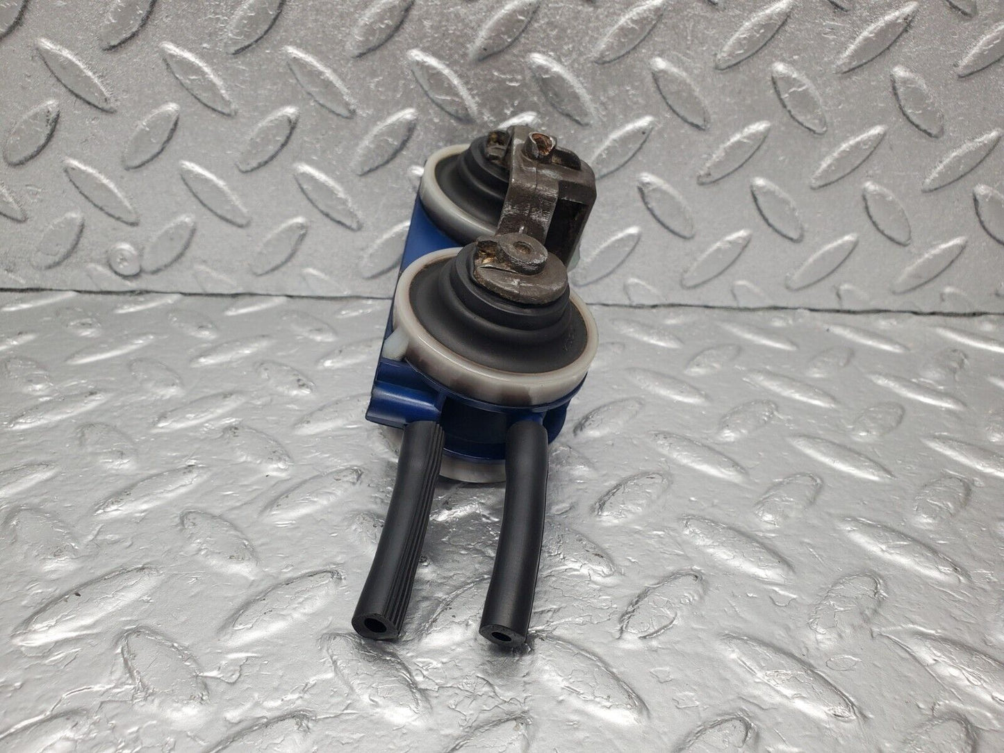 46425 Mercedes-Benz C123 280CE Coupe Door Lock Vacuum Actuator Left