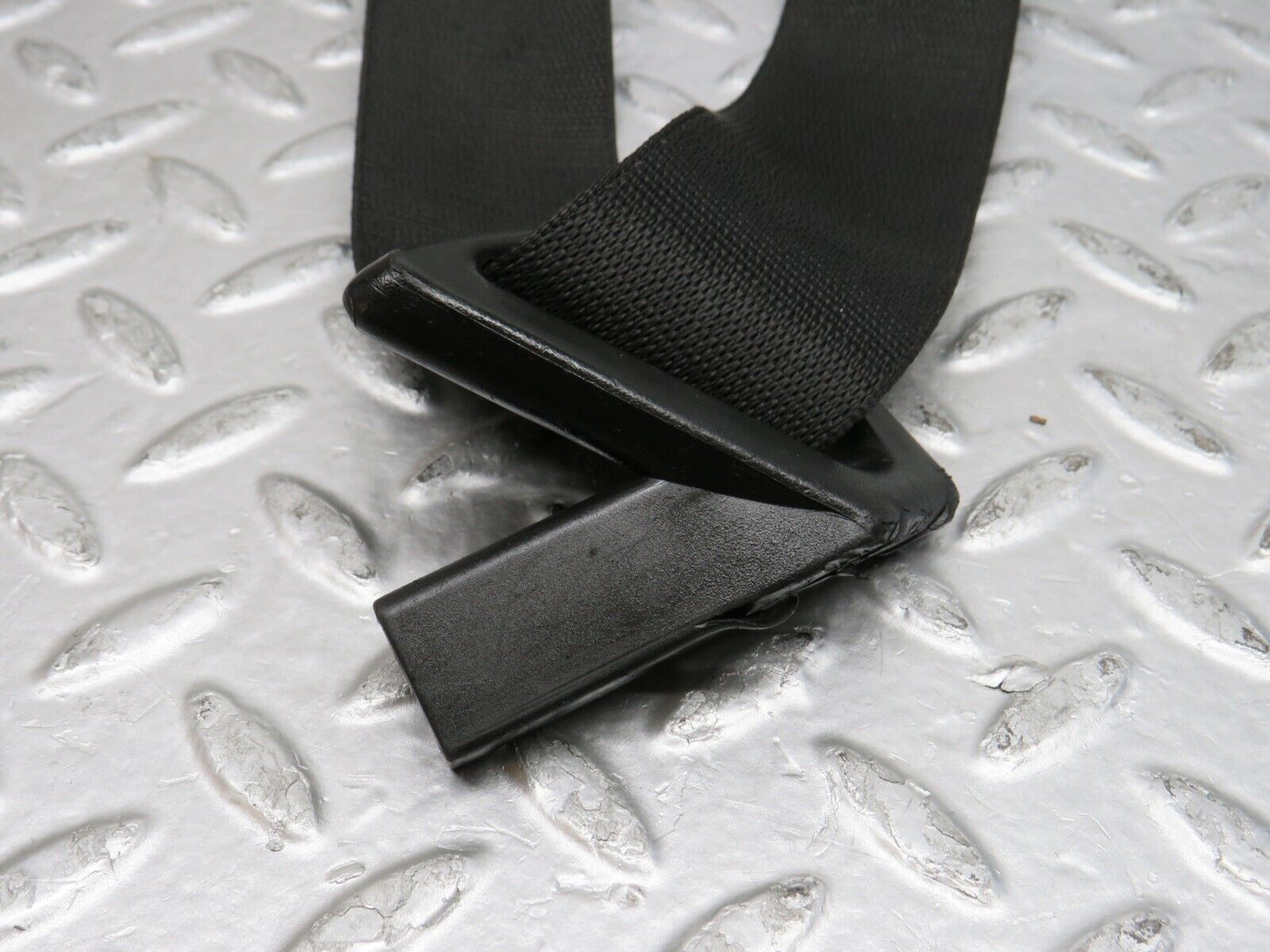 38001 Mercedes-Benz A124 320E Cabriolet Front Left Seat Belt With Buckle 1268600786 1248606569 1248680581