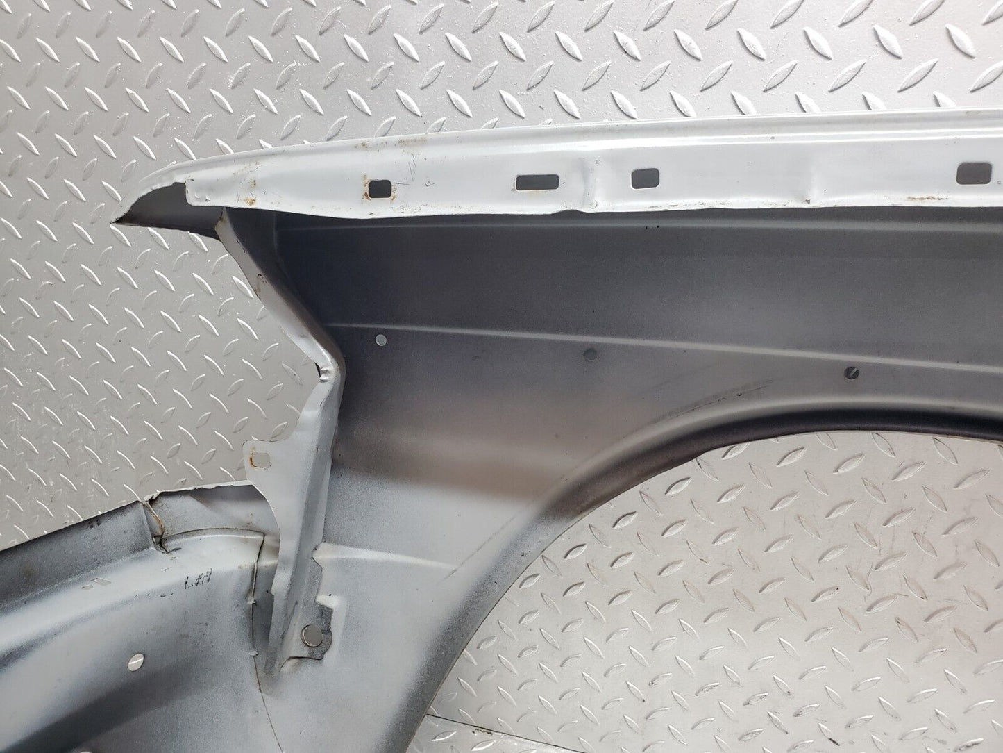 44444 Mercedes-Benz W123 280E Front Right Wing Fender