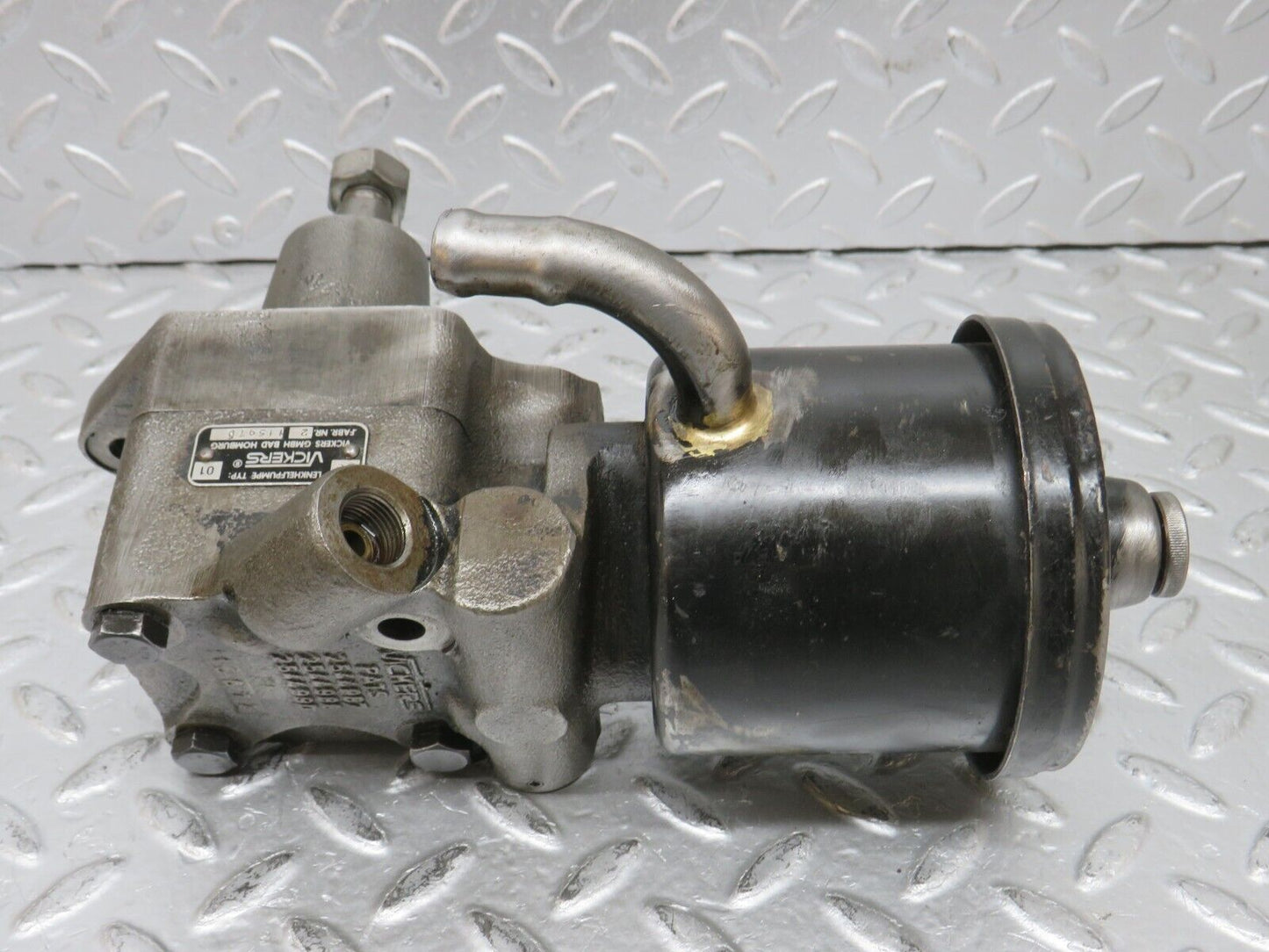 32848 Mercedes-Benz C107 R107 350 V8 Power Steering Pump 1164600183