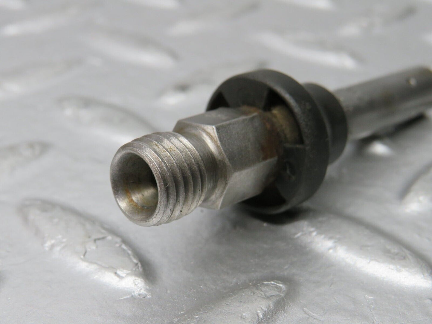 32704 Mercedes-Benz S124 300TE Wagon Fuel Injector Bosch 0437502010