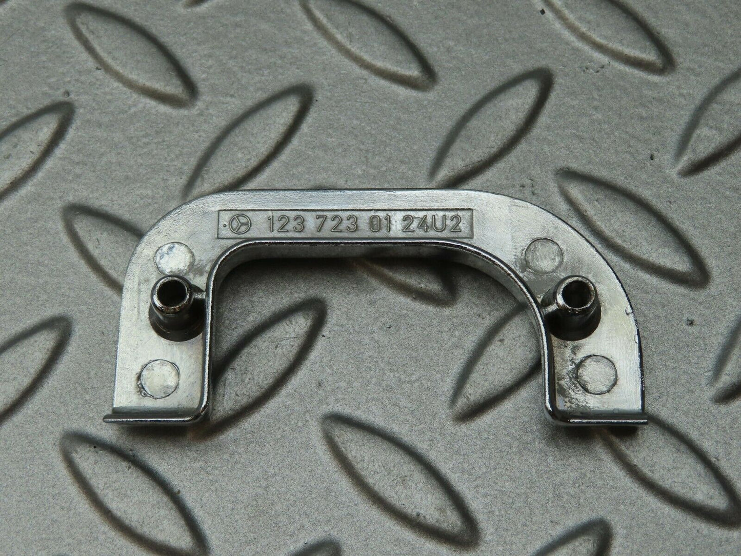 4147 Mercedes-Benz S123 200T Wagon Left Interior Chrome Door Latch Trim