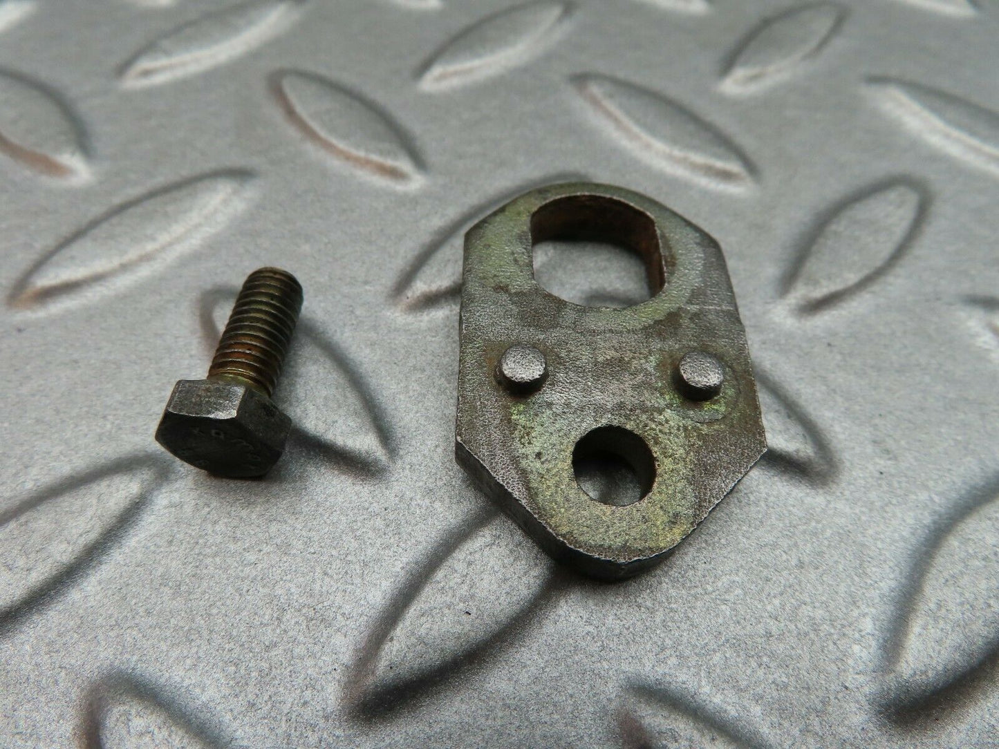 5124 Mercedes-Benz R107 350SL Fuel Injector Bracket
