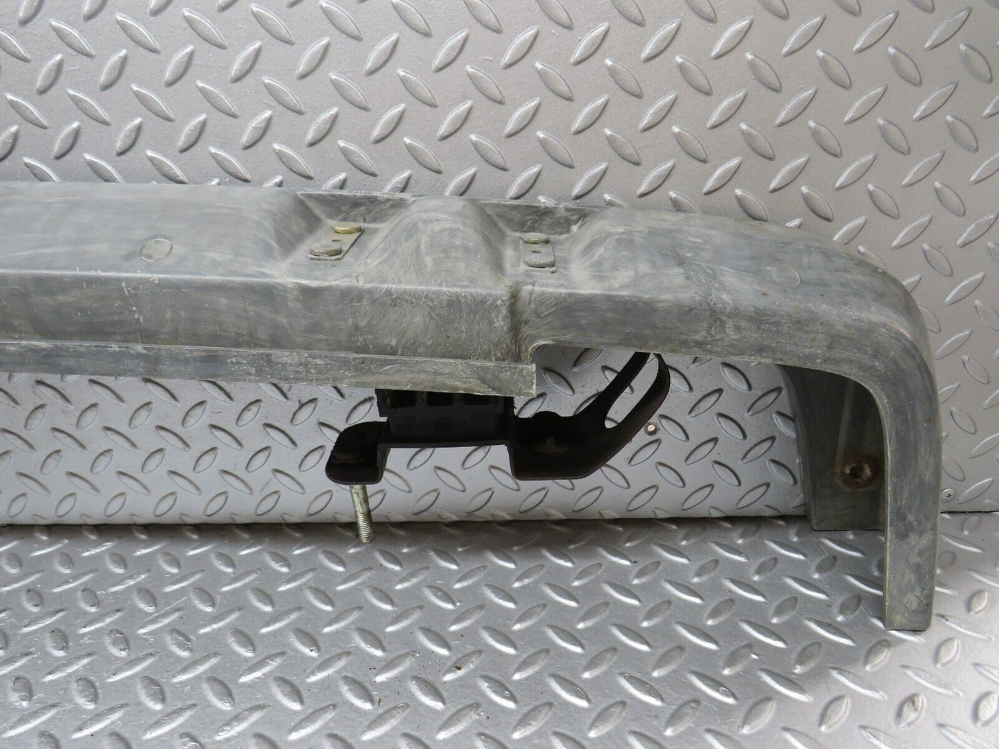 36313 Mercedes-Benz W126 420SE Rear Bumper Bracket Reinforcement 1268851105