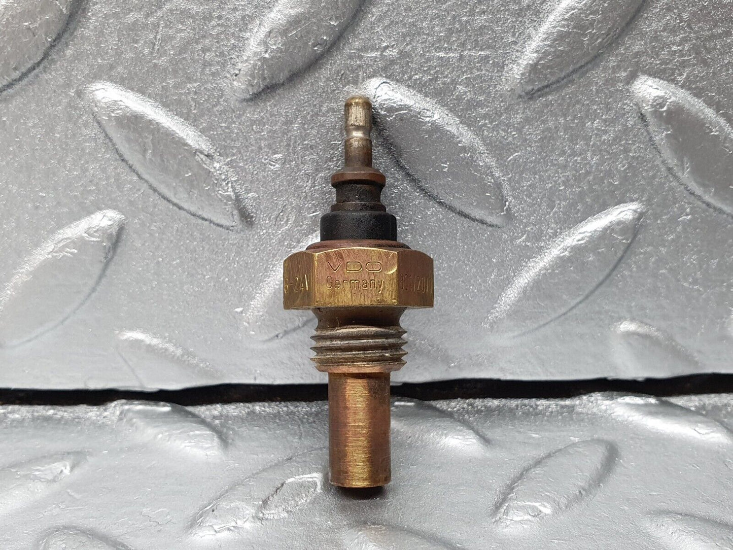 41366 Mercedes-Benz R107 350SL Coolant Temperature Sensor VDO 0055421017