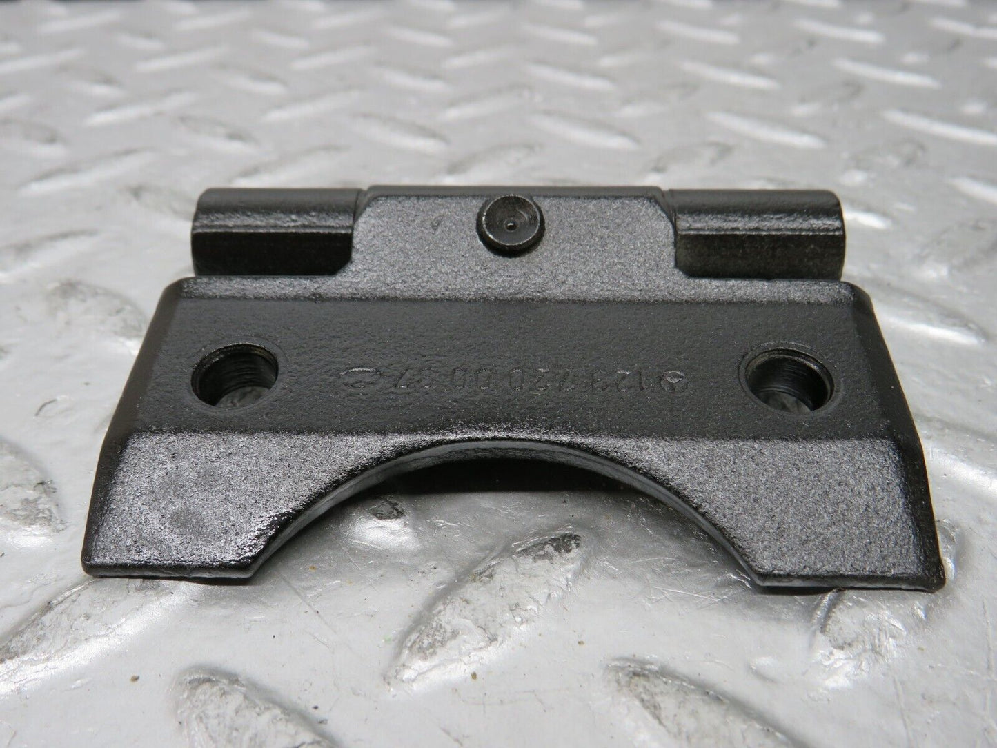 26868 Mercedes-Benz W123 240D Door Hinge Pair 1237200037
