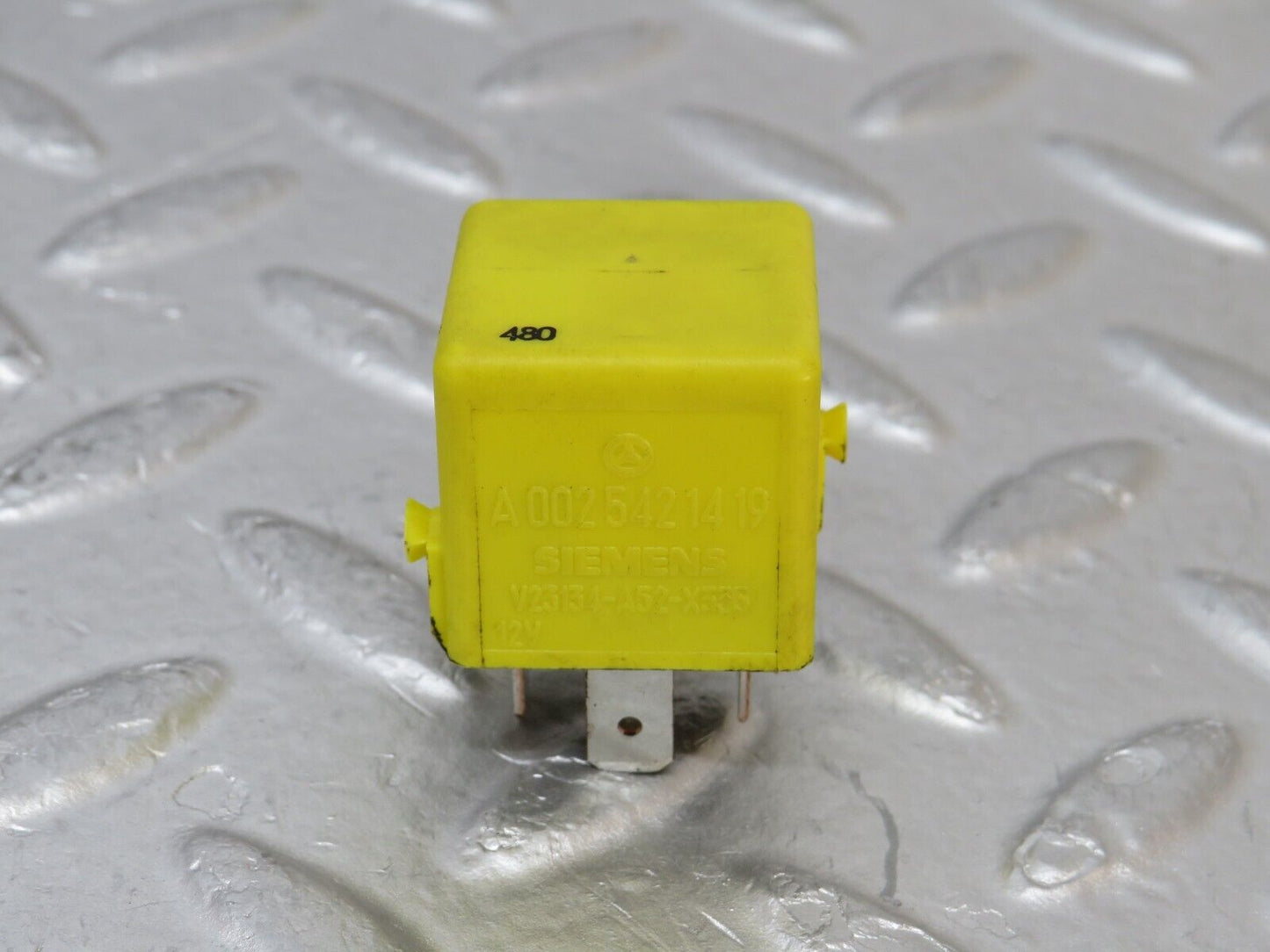 34868 Mercedes-Benz W210 320E Multi Purpose Relay 0025421419