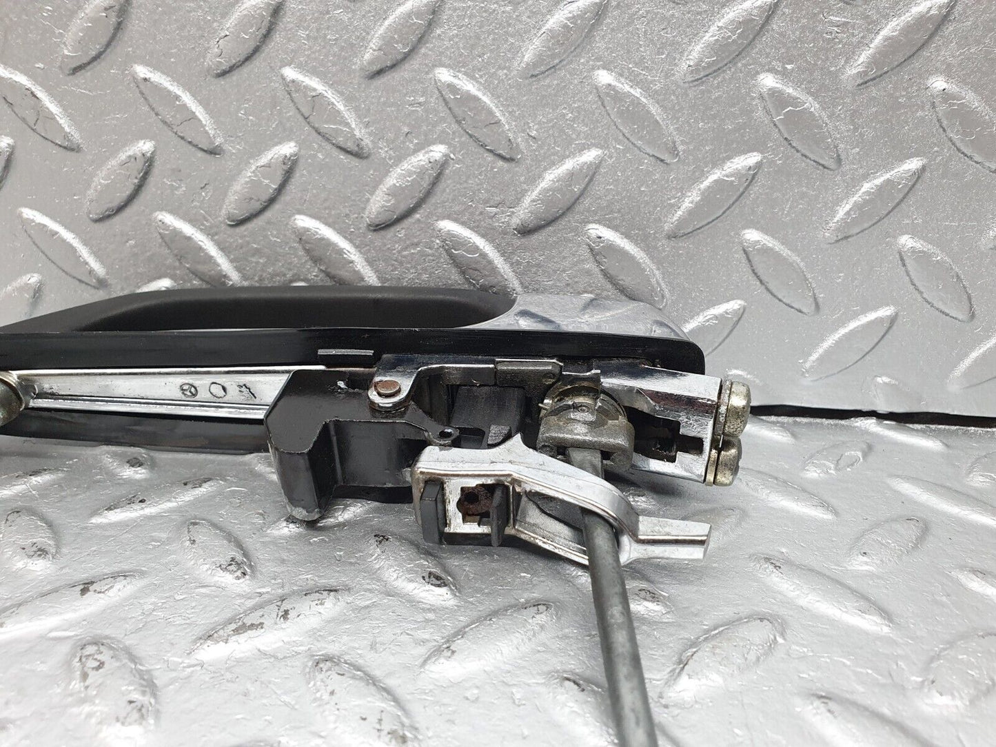 40751 Mercedes-Benz W123 300D Front Left Door Exterior Handle No Key