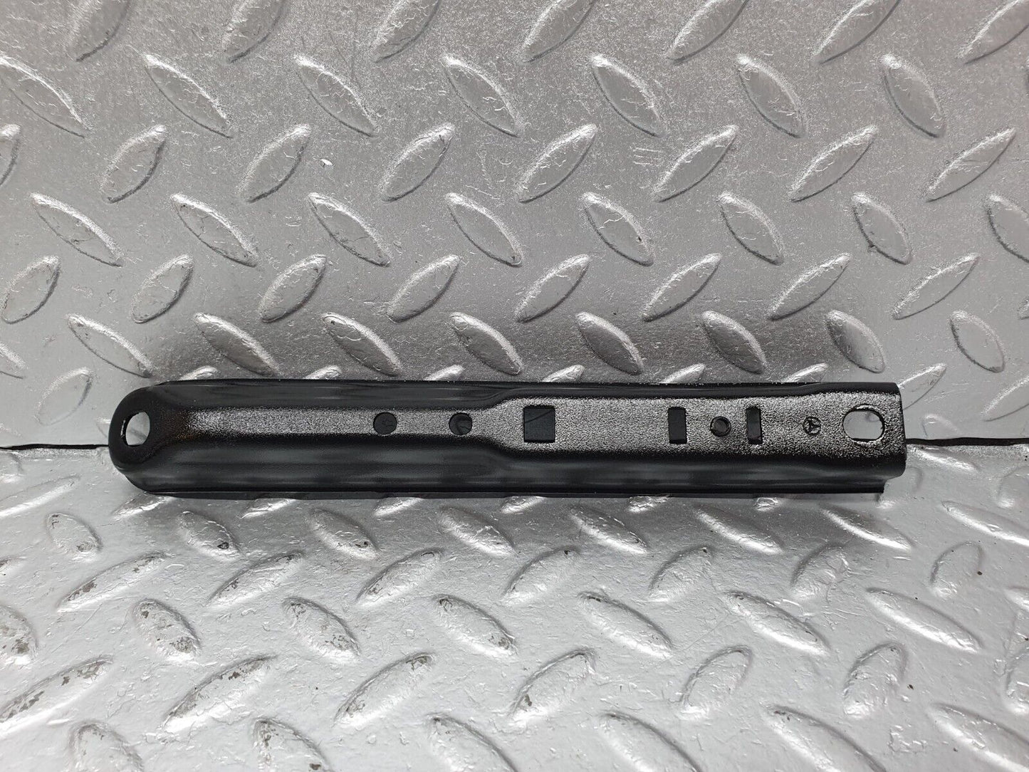 41615 Mercedes-Benz W124 200E Air Intake Manifold Bracket