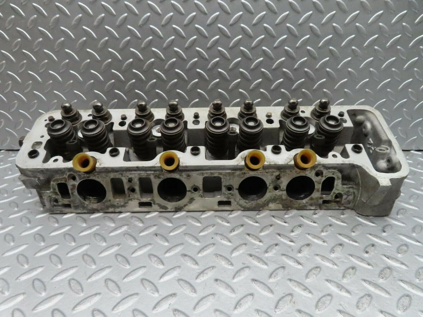 16677 Mercedes-Benz C107 380SLC Cylinder Head Right Side 1160163001