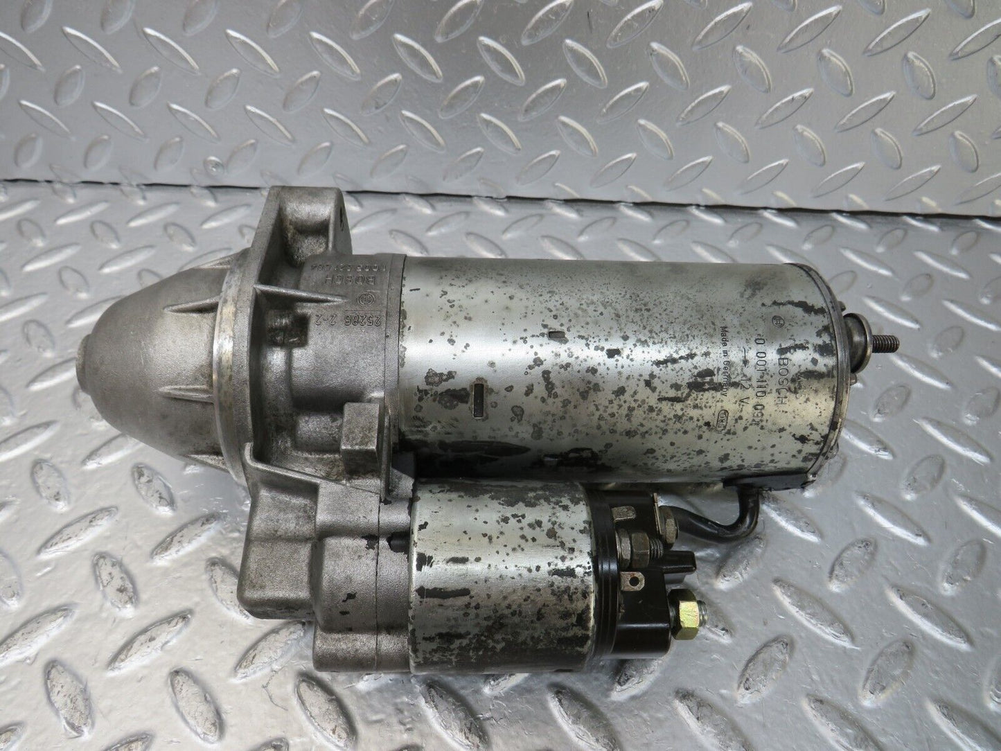 25764 Mercedes-Benz W124 280E Starter Motor Bosch 1005821684 0001110091