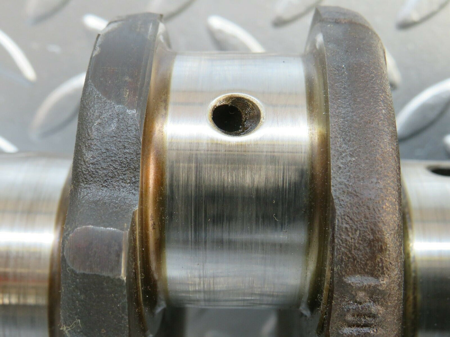 23678 Mercedes-Benz W114 280E Crankshaft 1100310101