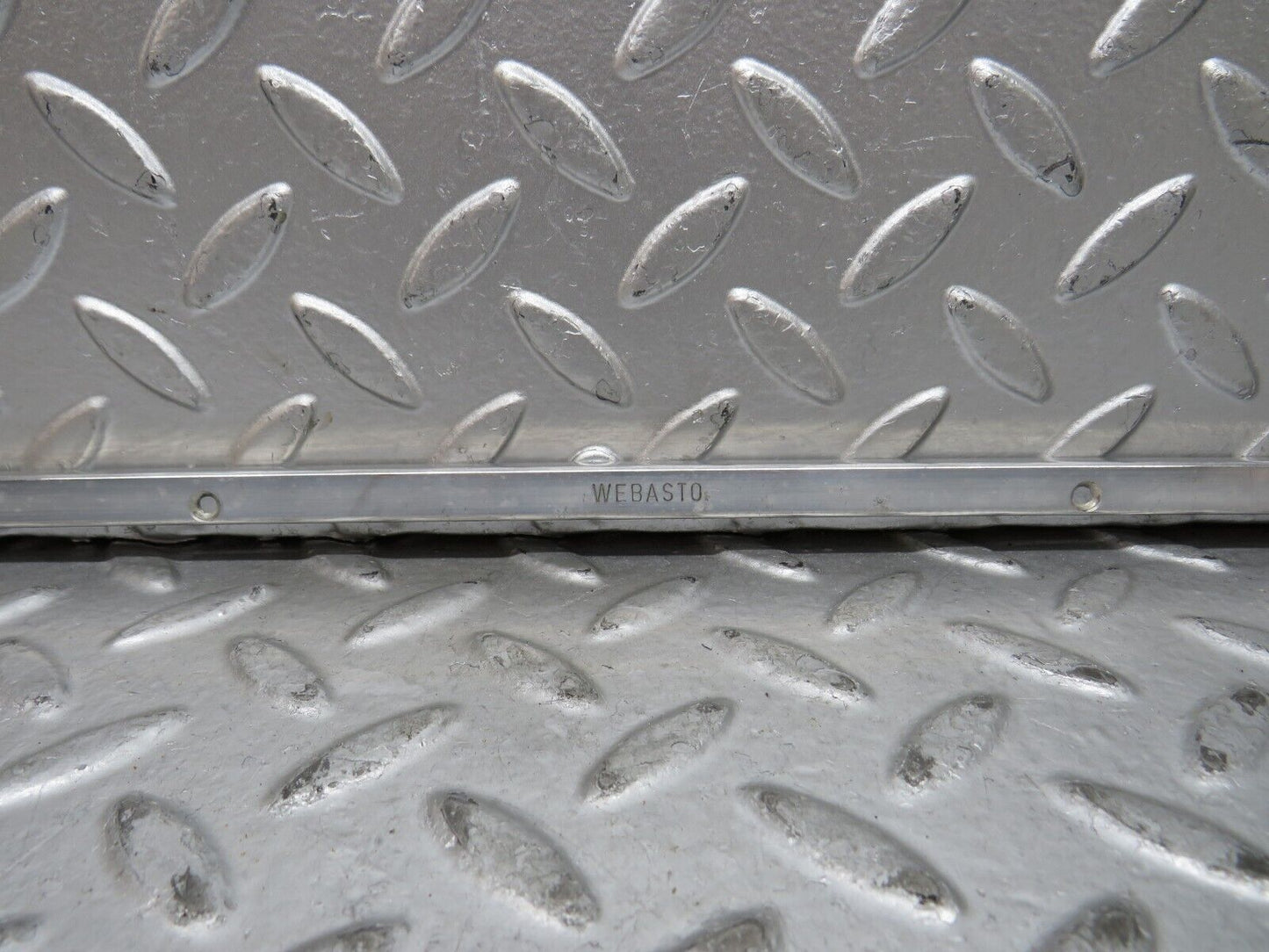 28470 Mercedes-Benz S123 240D Wagon Sunroof Chrome Trim