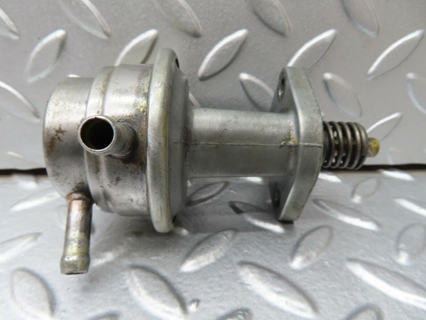 18853 Mercedes-Benz W121 190b Ponton Fuel Pump Pierburg 720797509