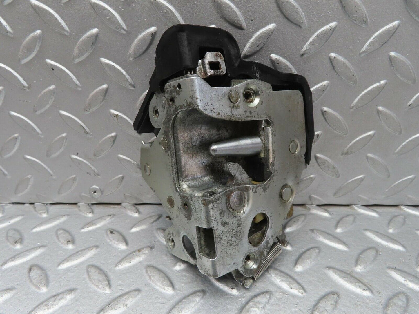 13636 Mercedes-Benz W123 200 Rear Right Door Lock Mechanism 1237330208
