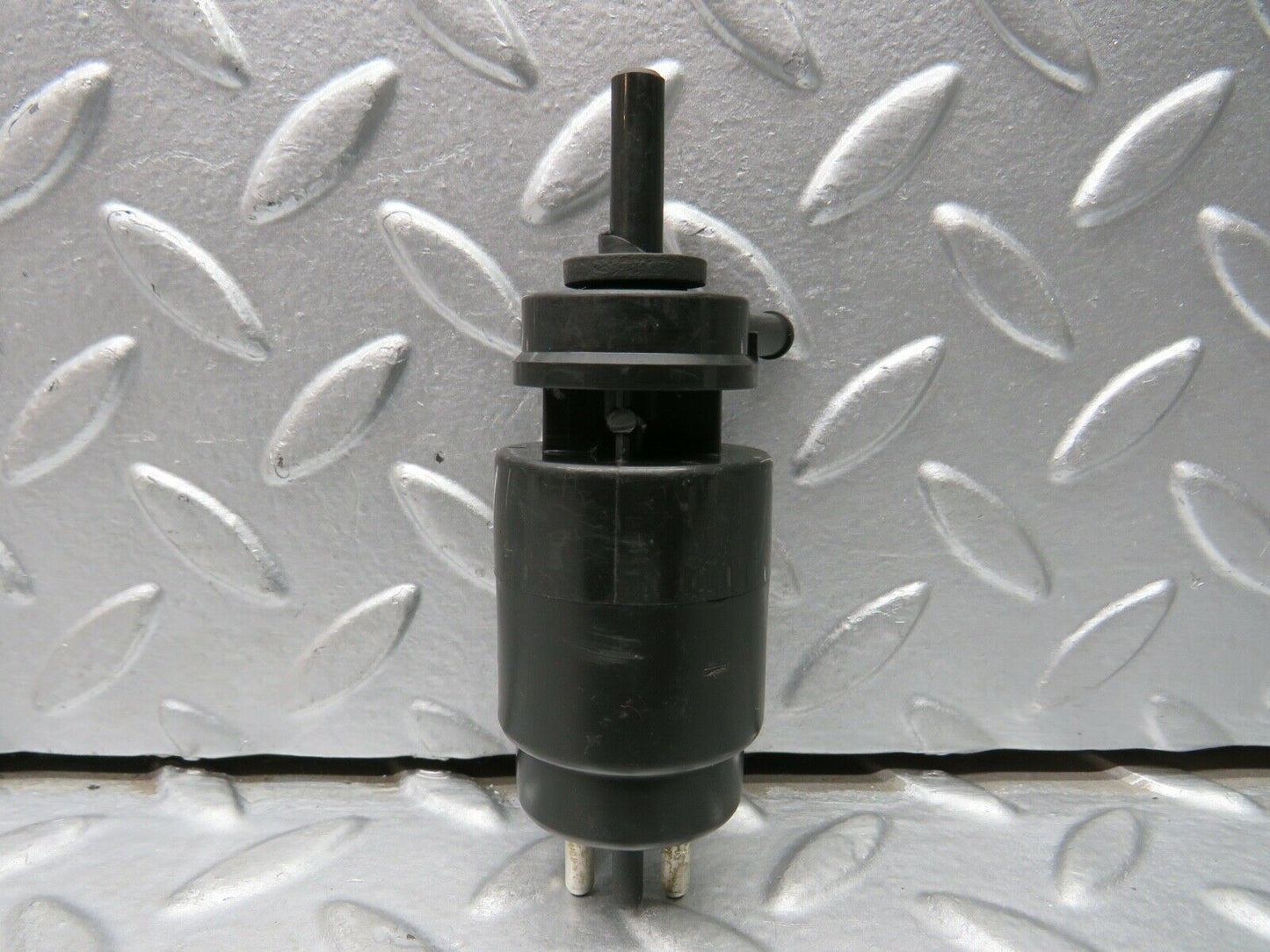 21864 Mercedes-Benz W123 Windscreen Washer Pump Bosch 1248690021