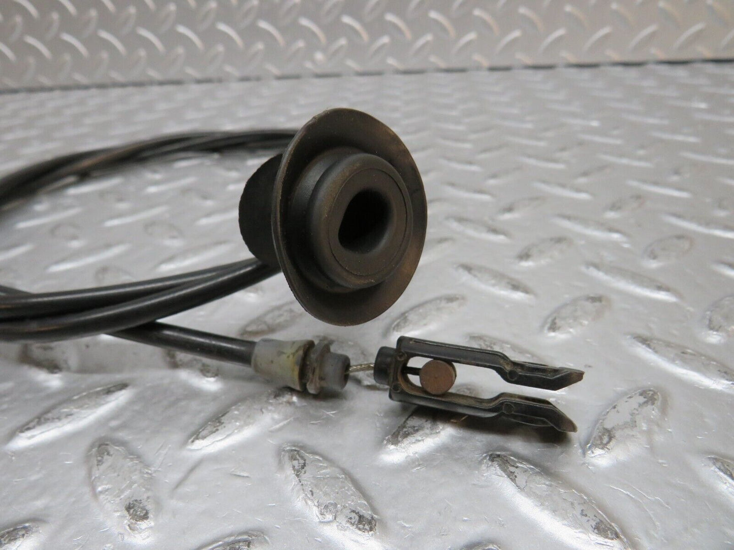 31838 Mercedes-Benz W201 190LE 1.8L Bonnet Release Cable